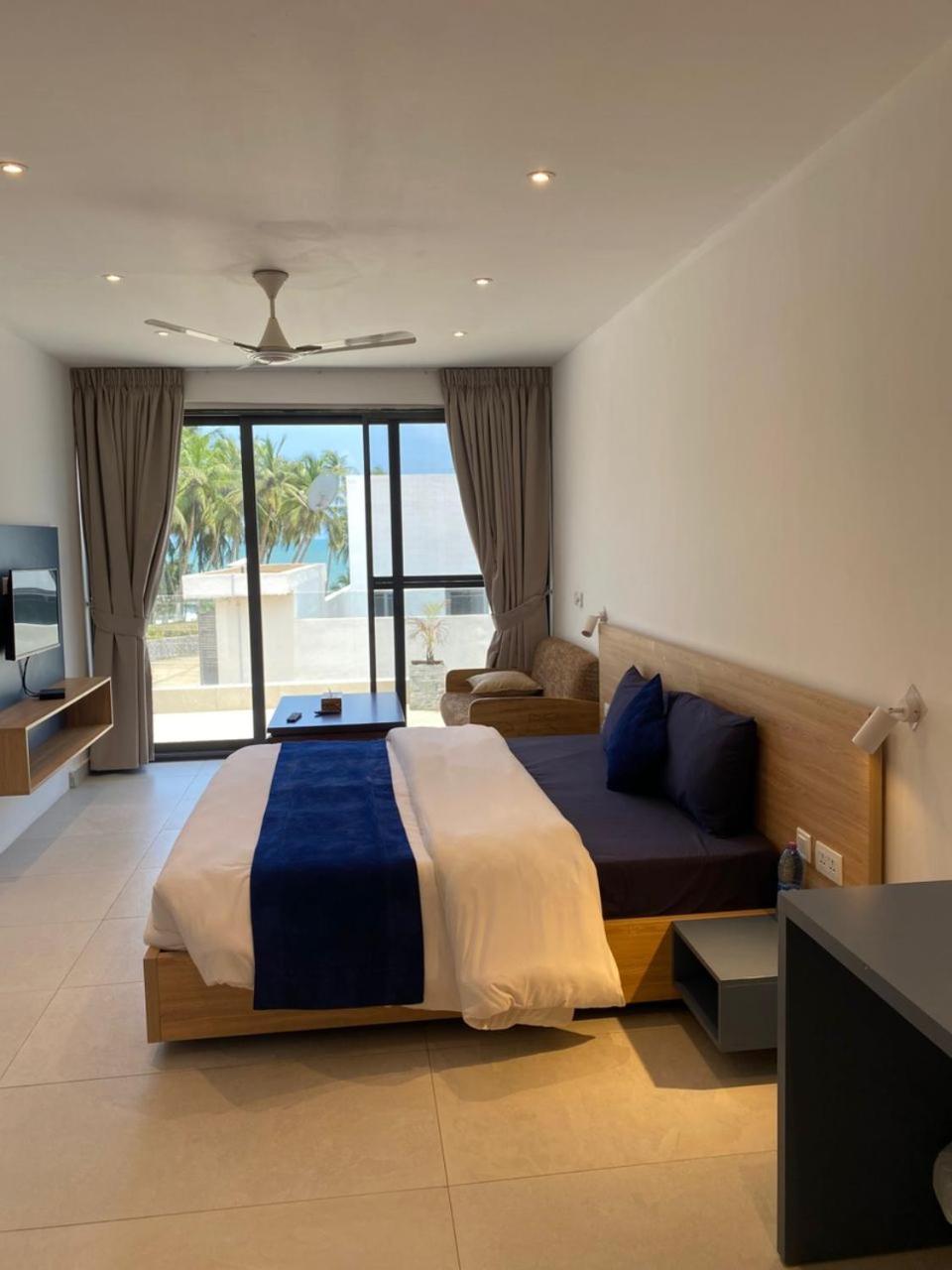 Tills Beach Resort Gomoa Fetteh Eksteriør billede